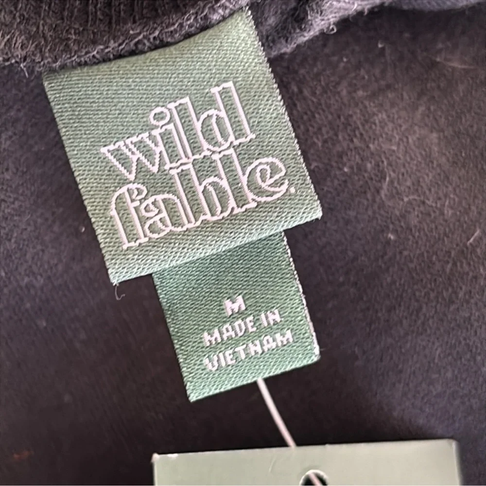 Wild Fable Women's Black Cropped Sweatshirt - Picture 4 of 9
